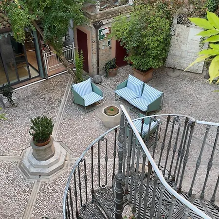 ベッド・アンド・ブレックファスト シェ パパ 4*