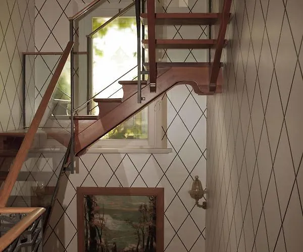 シェ パパ ベッド・アンド・ブレックファスト 4*